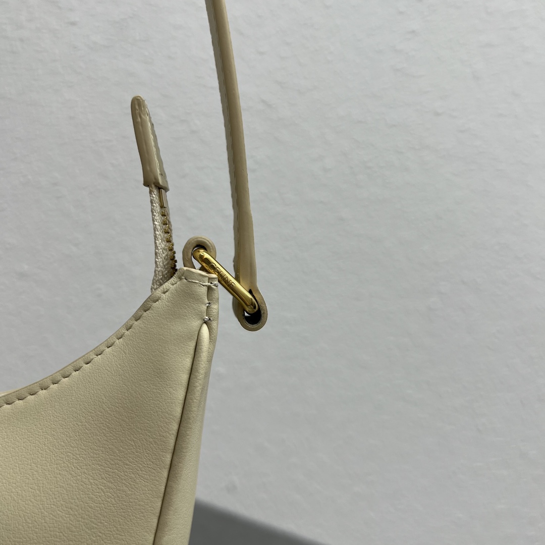 Celine Medium Ava Triomphe Bag In Smooth Calfskin Shoulder Bag Cream 114493